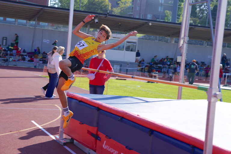 hochsprung teufen 12